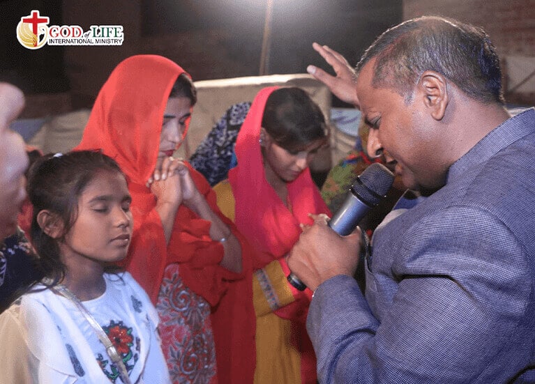 Pastor-Amjad-Waryam-3